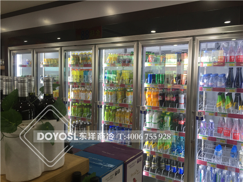 飲料展示冷柜如何調(diào)節(jié)溫度，選擇飲料柜風(fēng)冷好還是直冷好